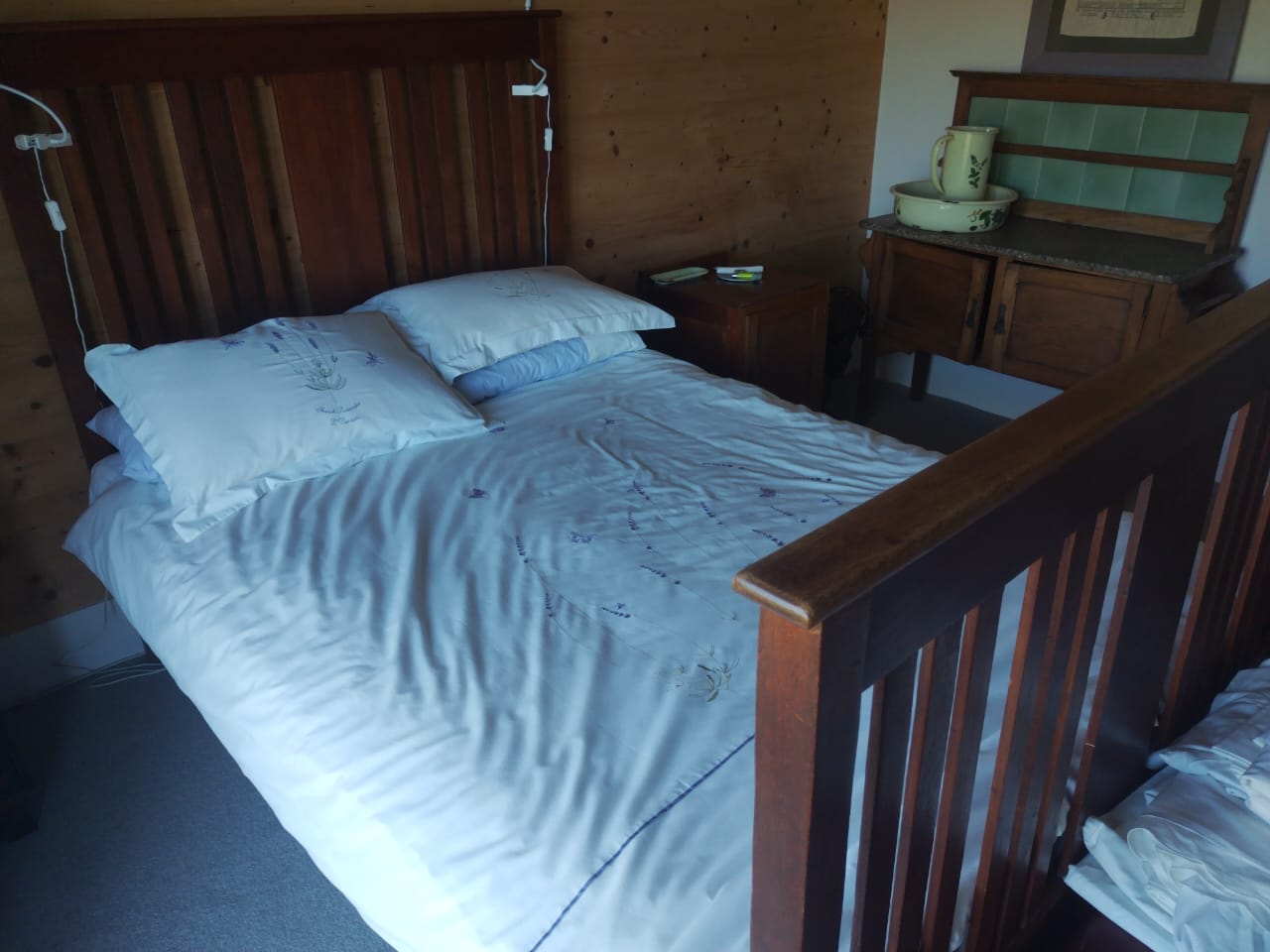 Old Fashioned Double Bed Set